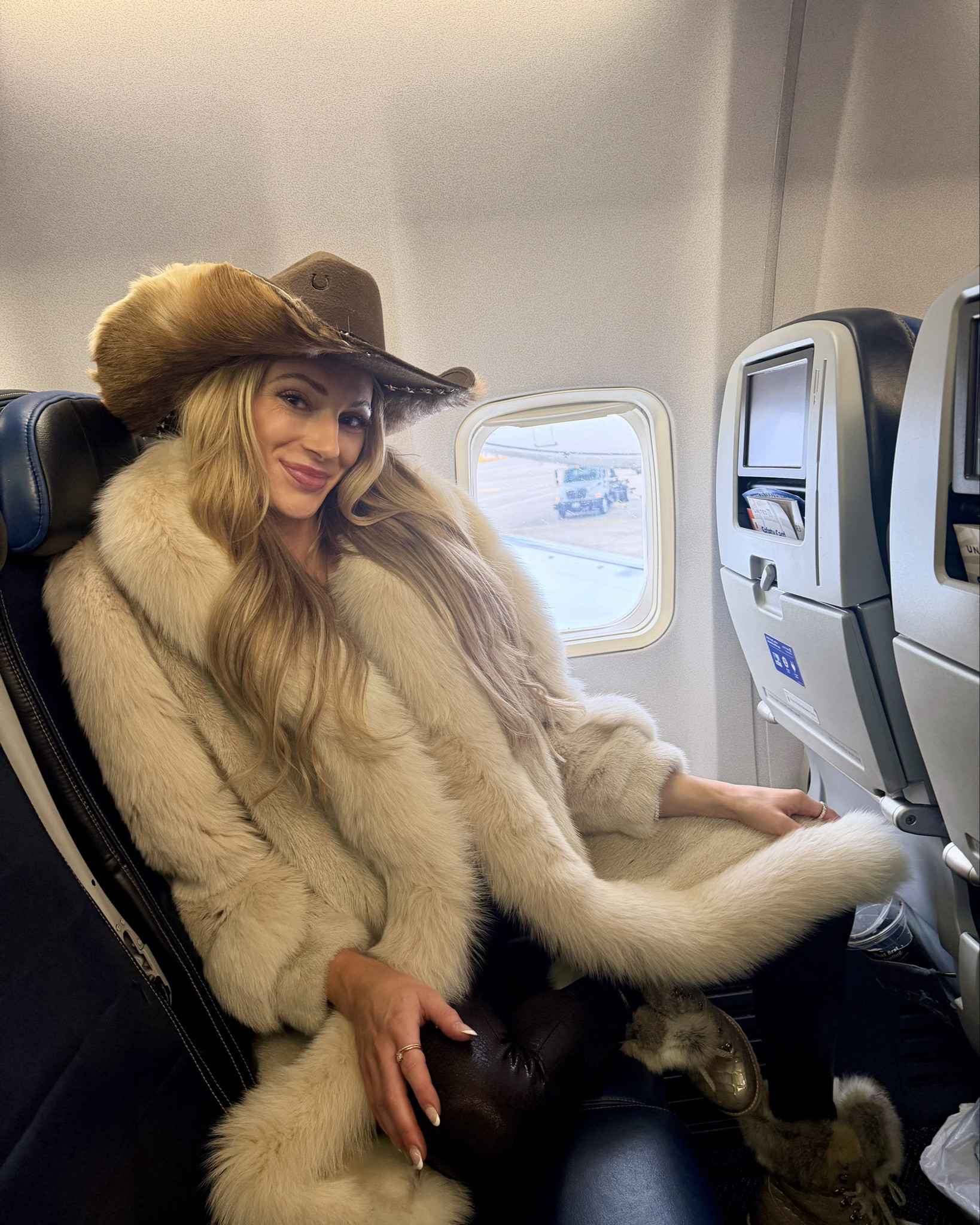 Travel outfit to vail ✈️

I love dressing the part wherever I’m headed to. Cowboy hat and a Chris a must to any ski town 

#LTKgrwm #LTKdayinmylife #LTKootd