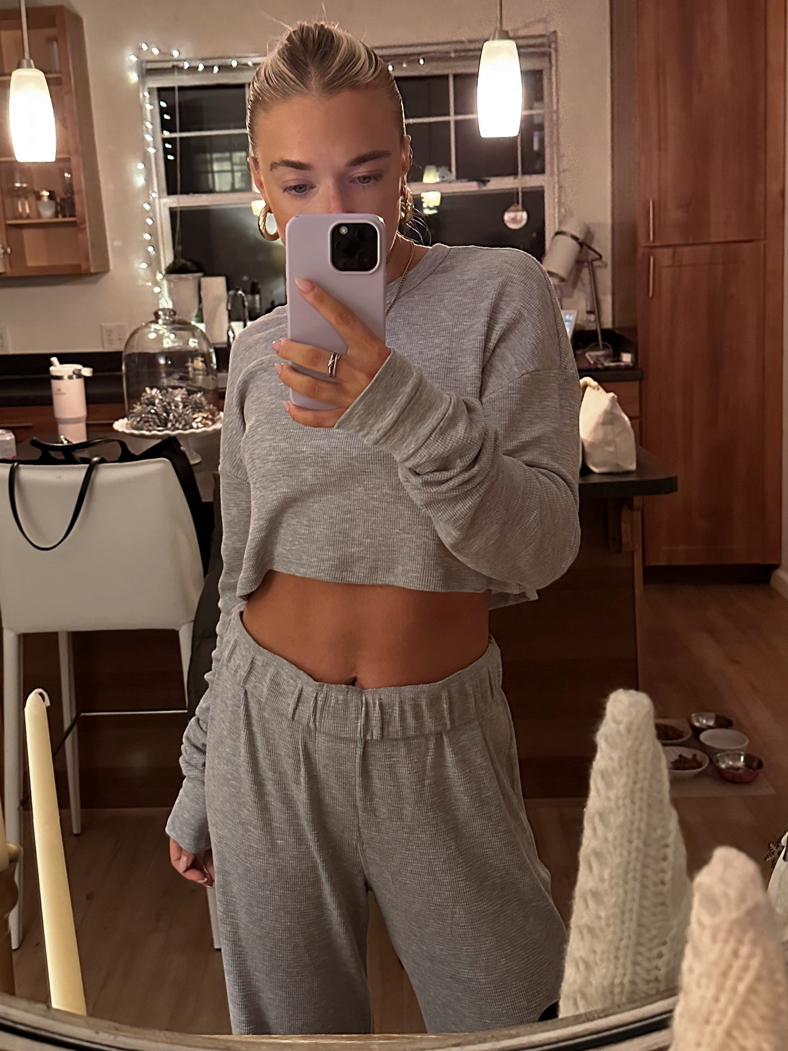 Size: xs top s bottom. 

Pants run long for the tall girlies 

The “Cropped Oversized Thermal” from the Penfield Collective is a lightweight top made from a blend of cotton and modal. It offers a relaxed and loose fit, featuring a classic crewneck and signature extra-long sleeves from Éterne. This piece is versatile for styling with high-rise jeans, leather pants, under an oversized blazer, or as a set with Éterne’s Thermal Lounge Pant. It is designed for a loose fit and comes in Heather Grey color.