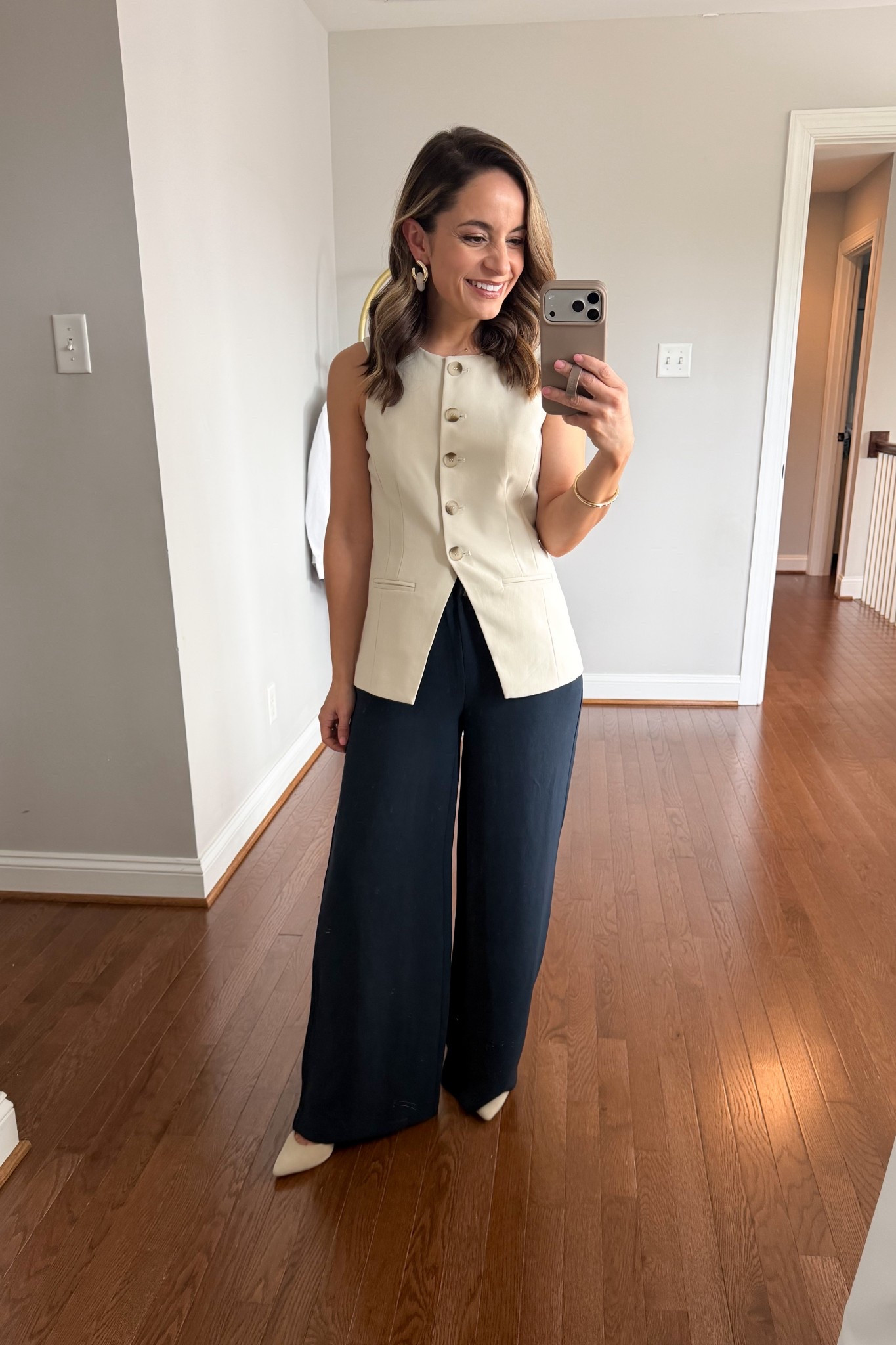 I found some surprising finds in the juniors section at Kohl’s. They feel and look like Aritzia but at a fraction of the cost! 

Vest: xs - fully lined, great fit all around! 
Pants: xs short - great fit through the body but they have a 29” inseam which is long on me. I can make them work with heels (3”).   

#LTKPetite