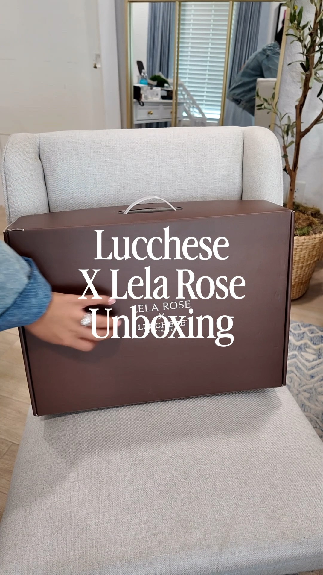 🌷 LUCCHESE ROADRUNNER BOOT 🌷 

These are in collaboration with Lela Rose. They come in this gorgeous box with a dust bag and the wrapping is the cutest. 

This style also comes in like a burnt orange but I just thought this color was so so pretty. If you know me, you know that I wear a ton of blues and navy. 

I also love flowers and I loved the turquoise and green floral detail in this boot. These are absolutely gorgeous! 
@lucchese  

Boots, lucchese boots, western boots, Lela Rose, Smiles and Pearls

#LTKootd #LTKMidsize #LTKgrwm