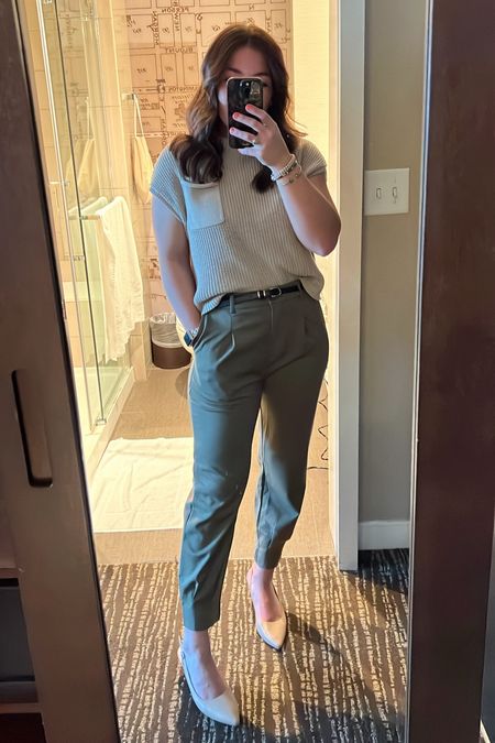Amazon conference outfit!

Top: S - part of a set (love the bottoms too!) size down, runs large
Bottoms: M - usual size for looser fit, size down for tighter fit
Shoes - tts. Will report back on comfort!



#LTKfindsunder50 #LTKfindsunder100