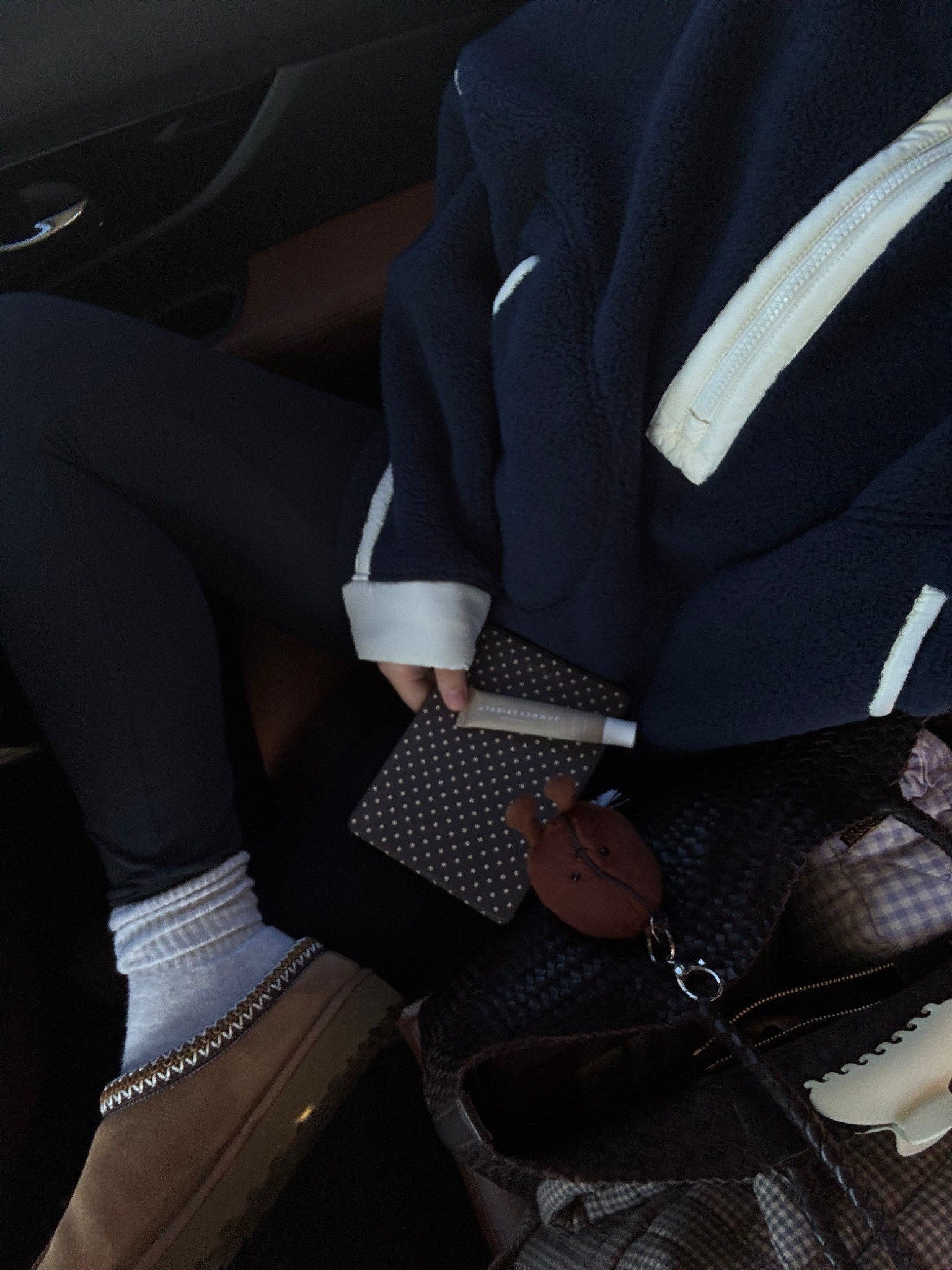 navy + brown is my favorite color combo 
