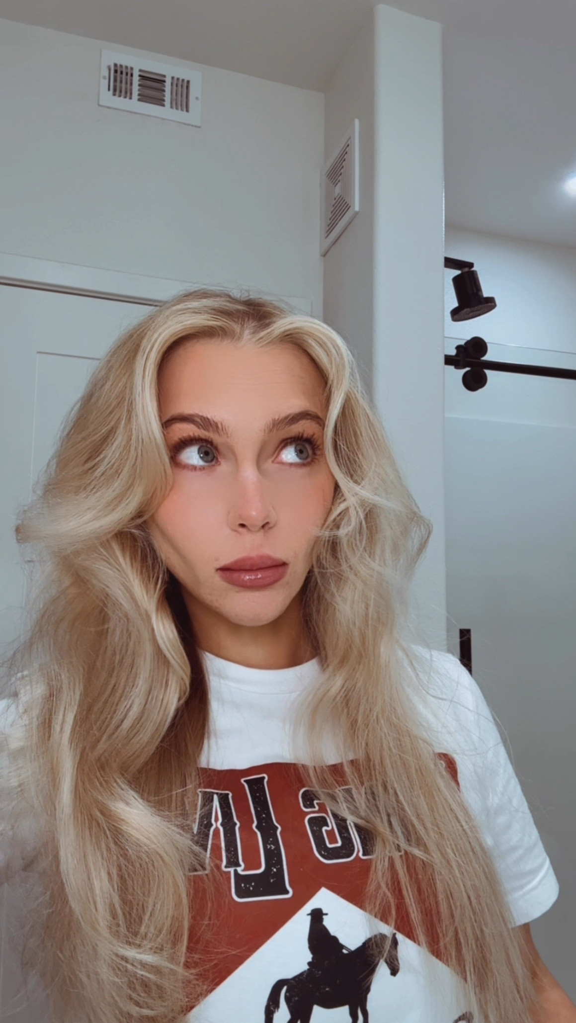 My current go to makeup & hair products 

#LTKSummerEdit #LTKFindsUnder50 #LTKBeauty