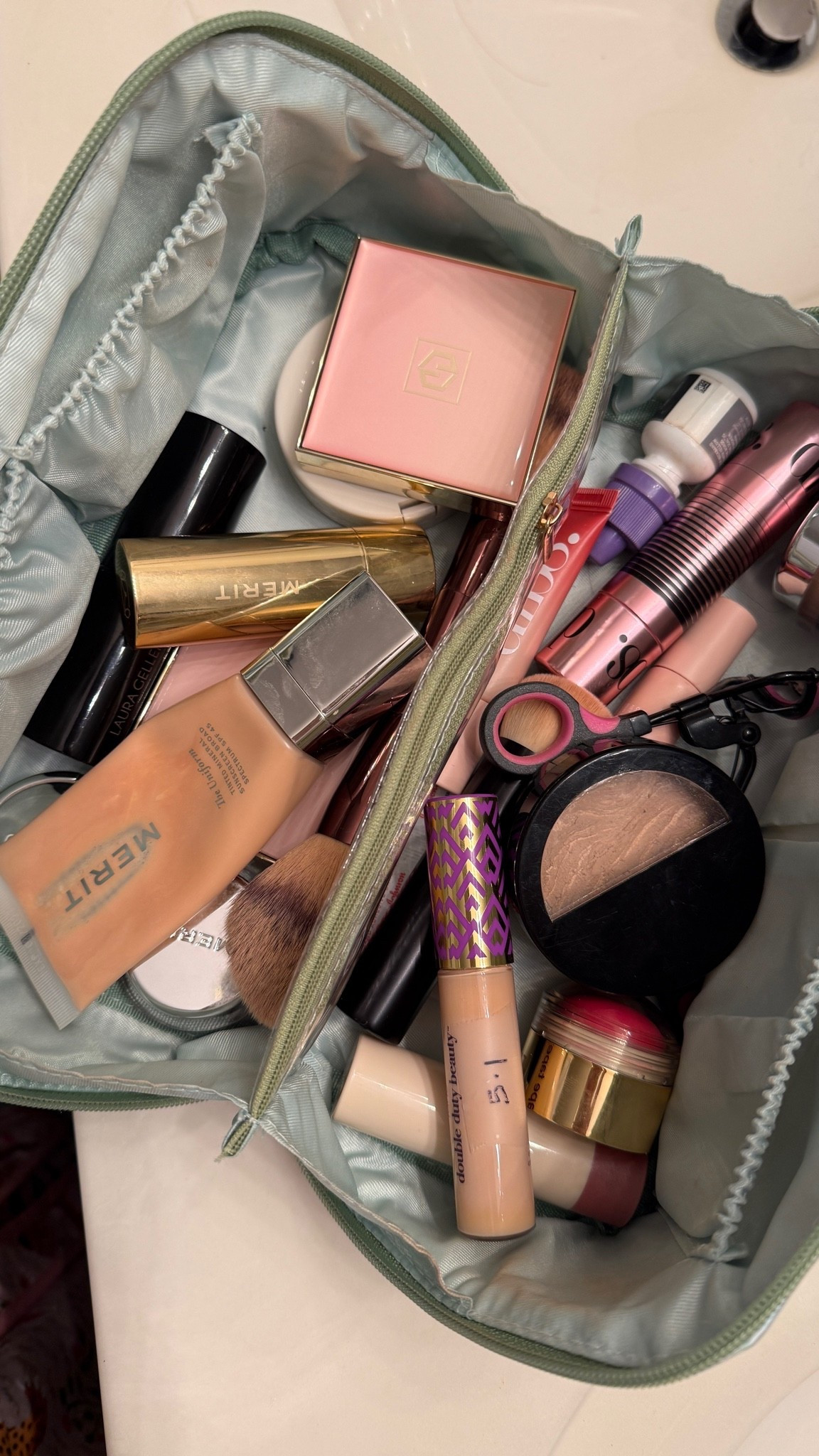 What’s in my makeup bag?! 
I love @Merit @DIBS Beauty @Laura Geller @Jouer Cosmetics @Tarte

#LTKgrwm #LTKootd #LTKBeauty