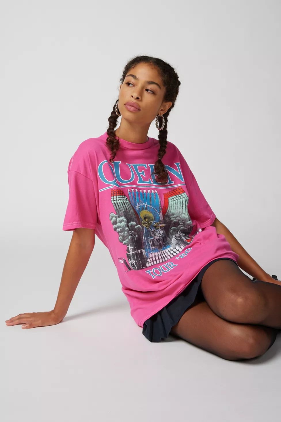 Queen Distressed Oversized Tee | Urban Outfitters (US and RoW)