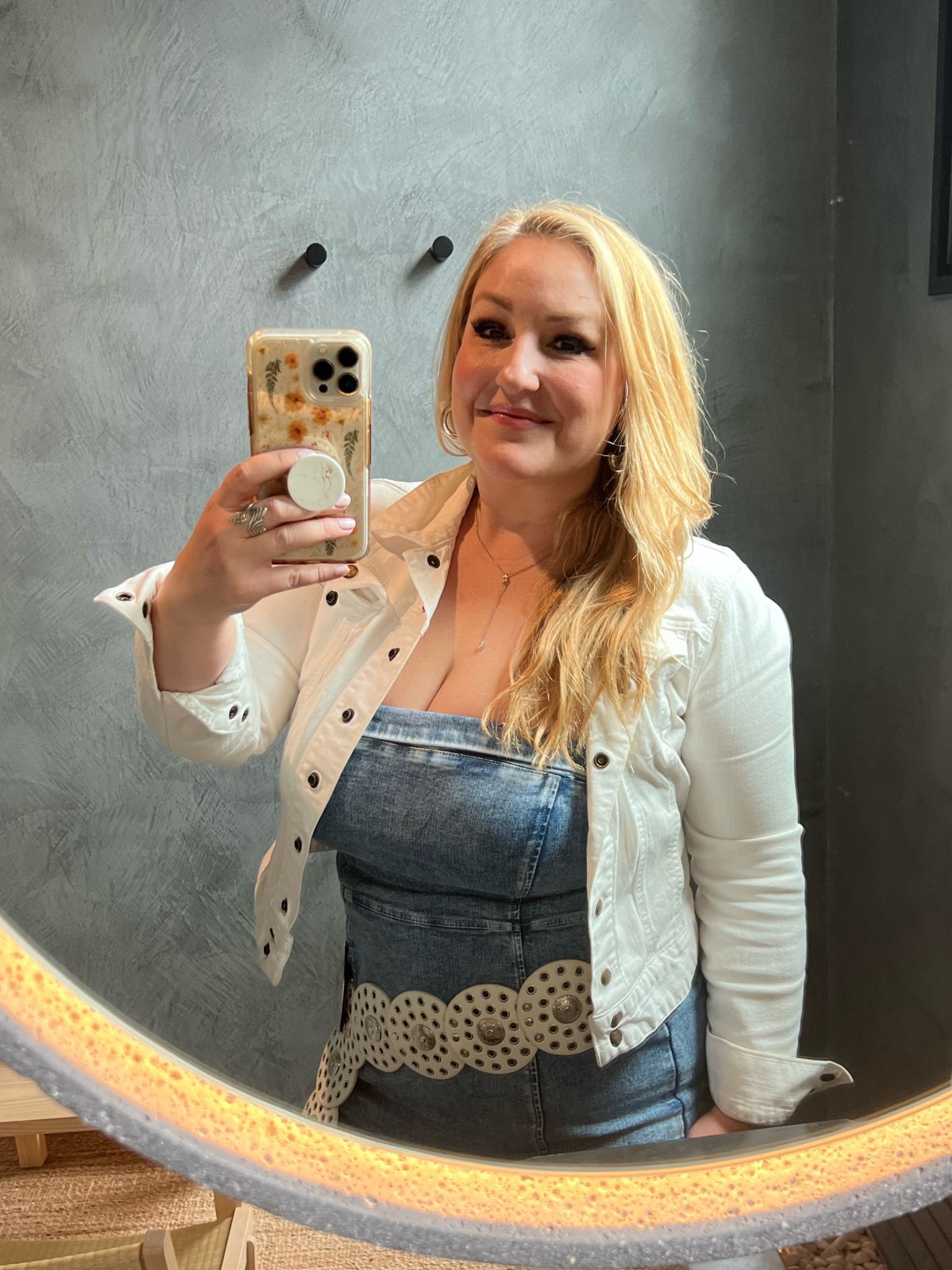 A little denim mix up for a cute Spring look! 

#LTKSeasonal #LTKMidsize #LTKStyleTip