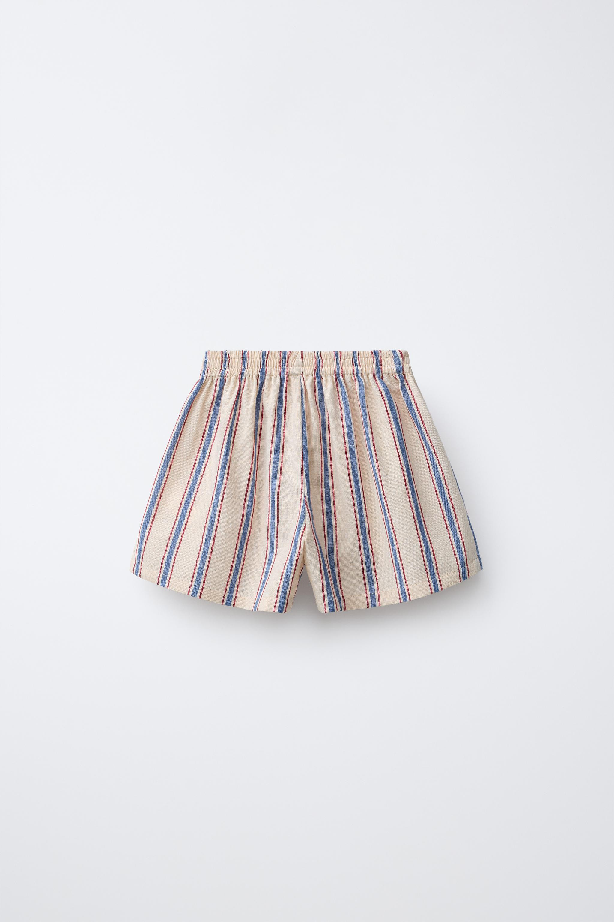 Shorts with elastic waistband and front drawstring appliqu\u00e9. Striped print. | Zara US