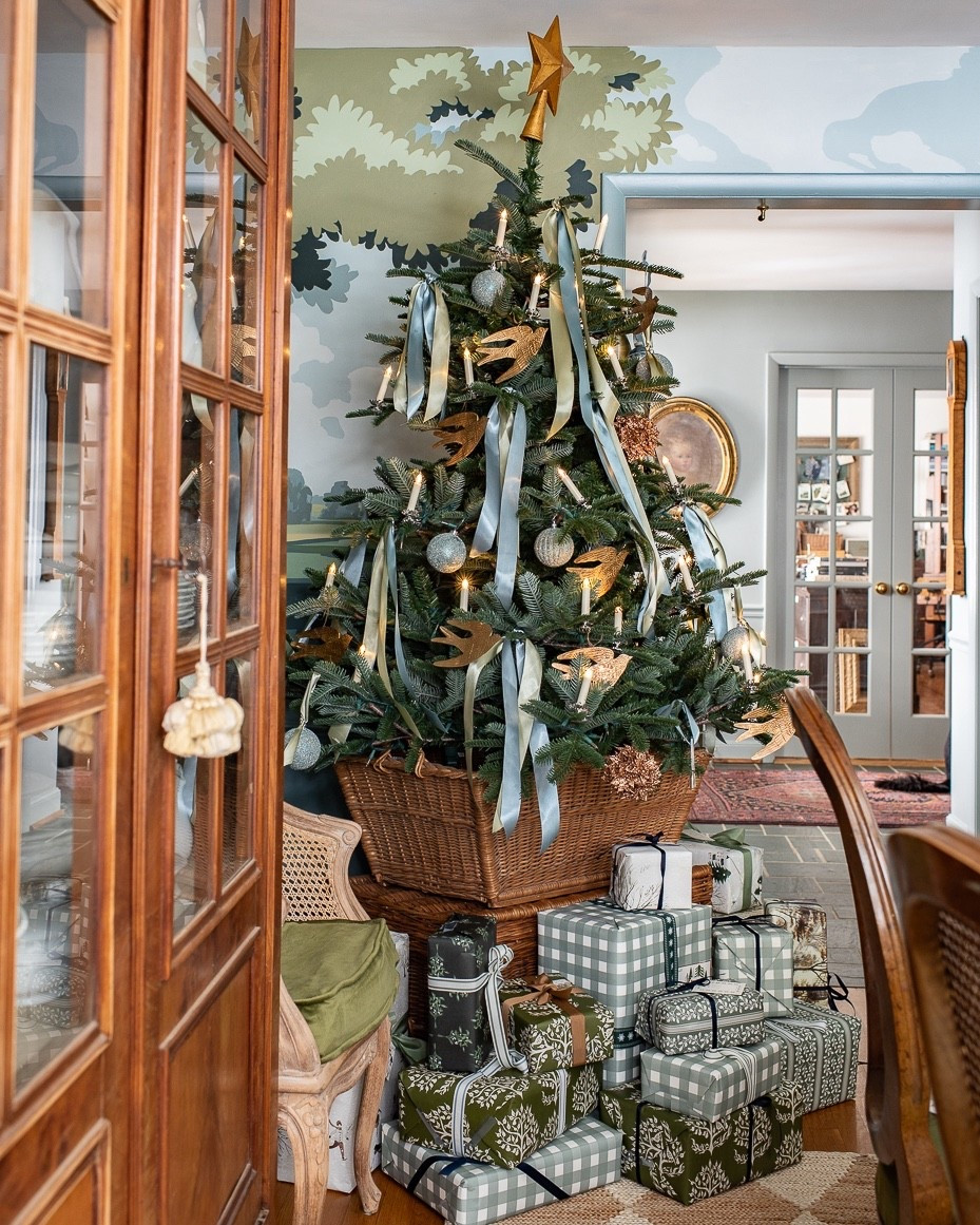 Our dining room tree...

#LTKHome #LTKHoliday