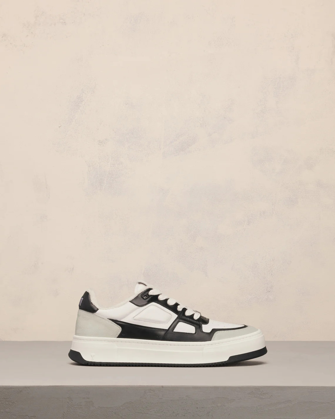 White/Black Low Top Ami Arcade Sneakers | AMI PARIS | AMI Paris FR