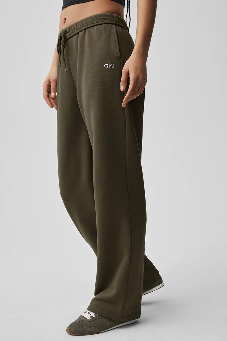 Accolade Straight Leg Sweatpant | Alo Yoga (US)