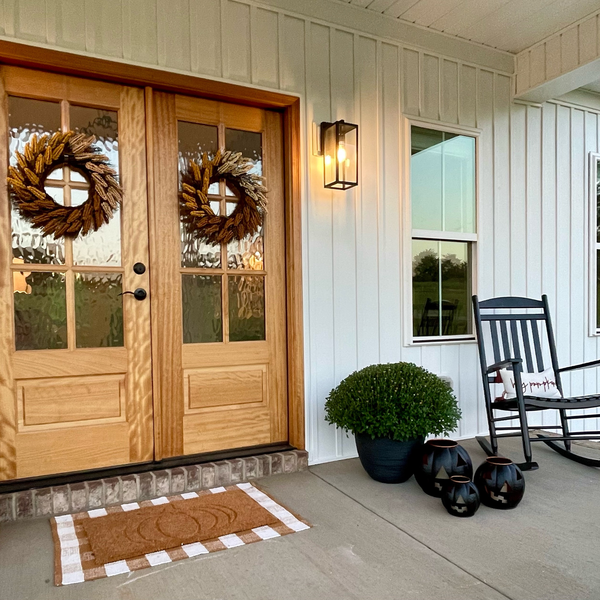 Fall front porch in full swing over here! •
Doing a mix of fall and Halloween because the little one loves the Jack o lanterns. 🎃🍁🍂

These galvanized pumpkin lanterns are from Sam's Club and include the candles for $40. Check your local store!! Wreaths are Marshall's and rug combo is Hobby Lobby. Linked similar for ya!



#LTKhome #LTKSeasonal #LTKHoliday