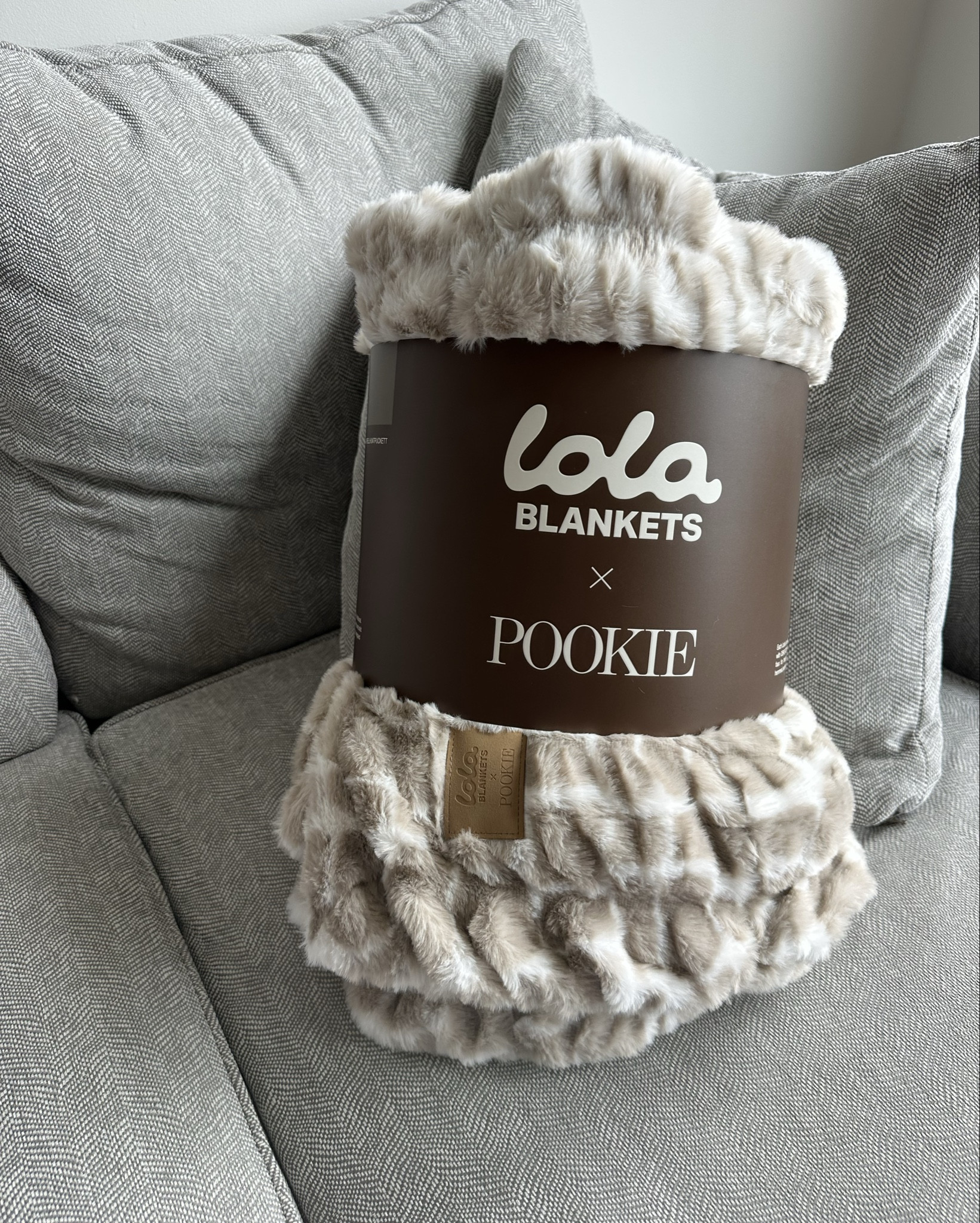 Finally caved and purchased a Lola blanket. It is EVERYTHING and more. I absolutely loved the Lola x pookie collab and I ordered the large size🩵 

#LTKselfcare #LTKHome #LTKMothersDay