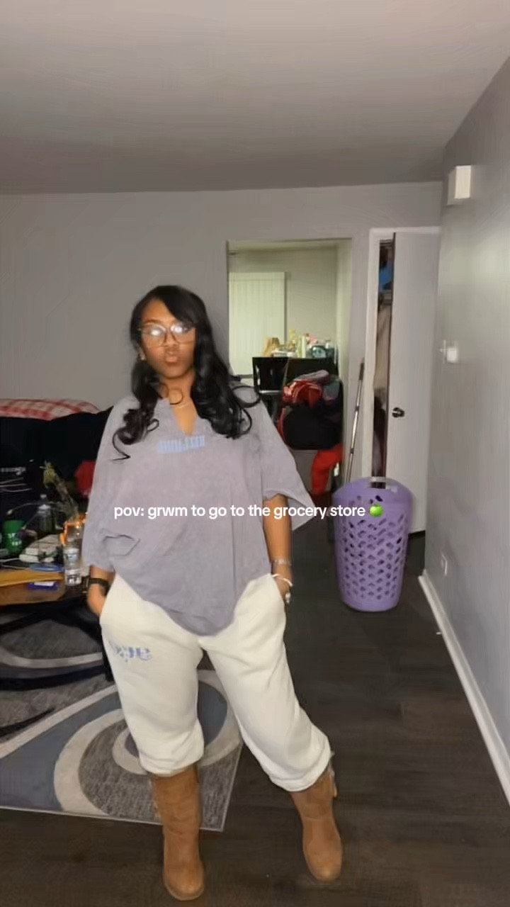 GRWM casual grocery run outfit 🍓

Oversized graphic tee styled with cream joggers, cozy boots, and a cropped puffer jacket for an easy everyday look. Perfect for errands, casual days, and comfy street style outfits. Shop this look in my LTK!

#ltkstyle #ltkcasual #everydayoutfit #errandoutfit #comfystyle #streetwearlooks #affordablefashion


#LTKdayinmylife #LTKootd #LTKgrwm