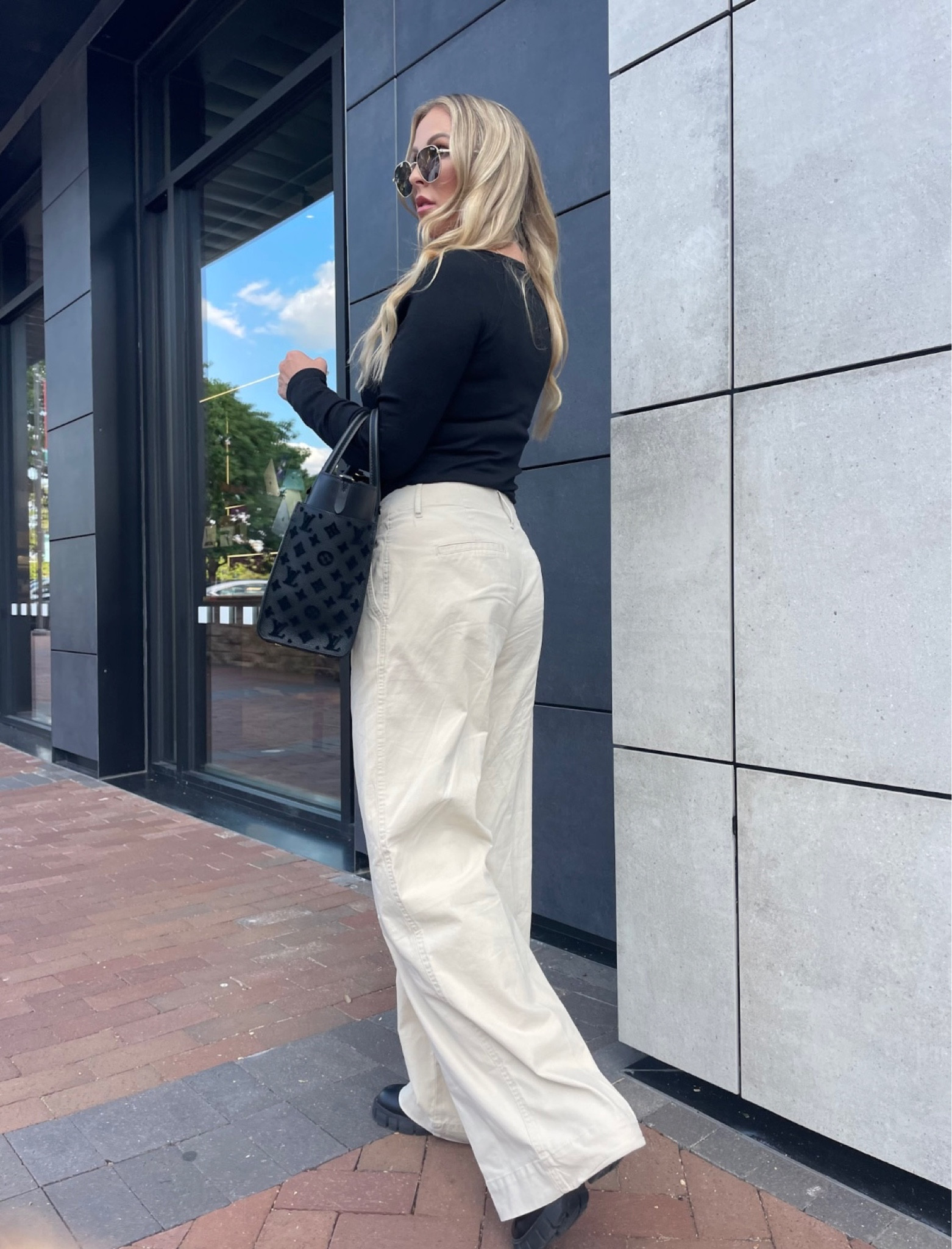 Favorite pair of pants and fall outfit!  These run big. Size down at least one size!

Wide leg pants, bodysuit, it bag, handbag, sunglasses, fall outfit 

#falloutfit
#ltkseasonal
#ltkunder100
#ltkunder50
#businesscasual
#boots

#LTKstyletip #LTKitbag #LTKunder50