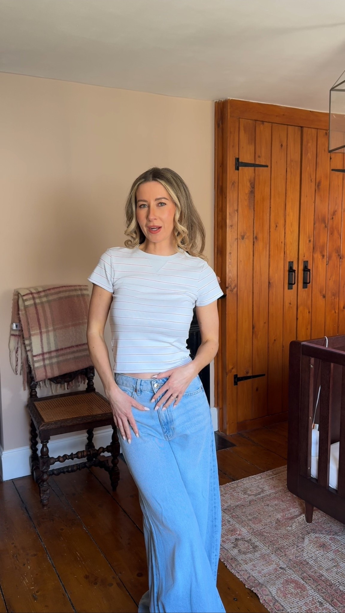 Wearing size S in the perfect staple top and size UK 6 reg in the jeans 
