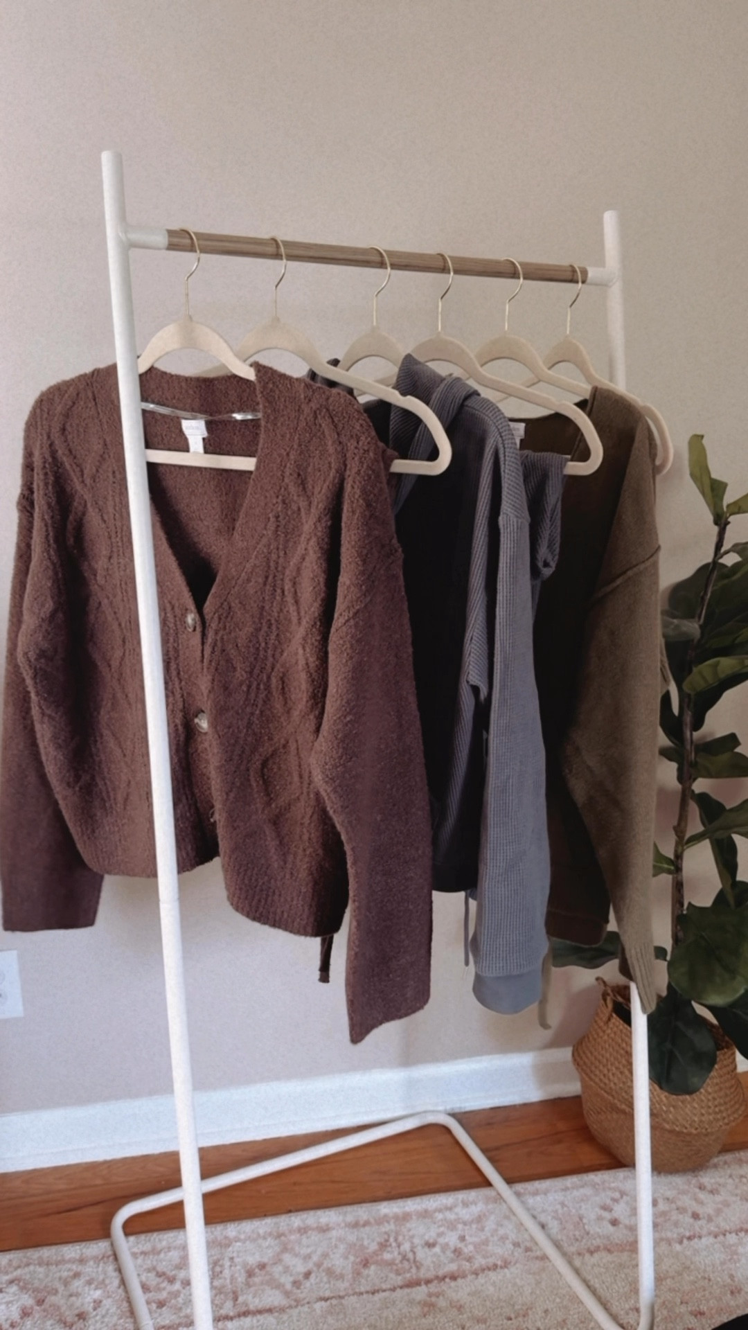 sucker for a matching set 😍 @target is killing it right now in the cozy outfit department 👏🏻 
all three sets are linked in my @shop.ltk 🤎 the link is saved in my bio!

.
.
.

#targetstyle #founditattarget #loungewear #matchingset #sweaterweather #cozyseason #fallstyle #uggs #birkenstock #affordablestyle #outfitinspo #teamltk #ltk 

#LTKStyleTip #LTKSeasonal #LTKFindsUnder50