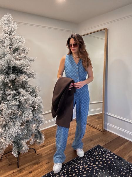 25% off EllandEmm with code BF25

love their matching sets! wearing medium in top and bottoms

Denim outfit, vest, wide leg denim, airport outfit, travel outfit, brunch outfit, gifts for her, street style

#LTKstyletip #LTKfindsunder100 #LTKCyberWeek