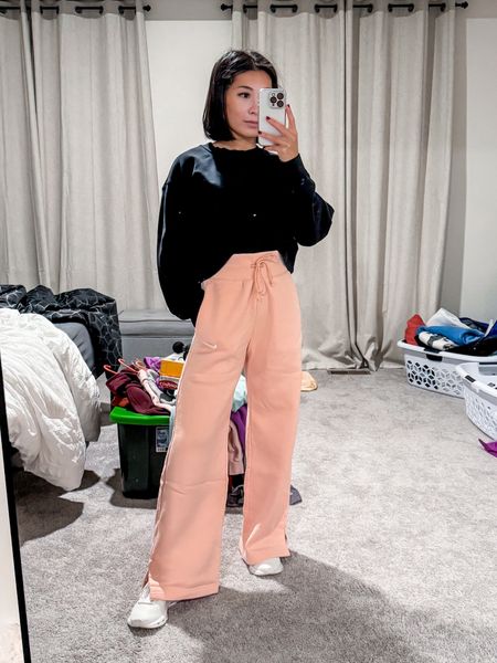 Nike oversized crop crew neck sweatshirt- wearing XS but also have size small for more boxy look!

Nike wide leg sweatpants- they’re super high rise- but I’m also 5’3”! There’s a split in the hems. I am wearing size XS. They’re very baggy!

On cloud cloudnova sneakers- wearing size 5.5! True to size

Oversized
Petite style
OOTD
Matching sets
Holiday
Gift gift guide
Stockings
Gift ideas
Gifts for her
Casual
Comfy
Athleisure 
Fitness
Gym
Home
Winter style
Trend
Loungewear
New year
New Year’s Eve
Christmas
Lounge set

#LTKshoecrush #LTKfindsunder50 #LTKstyletip