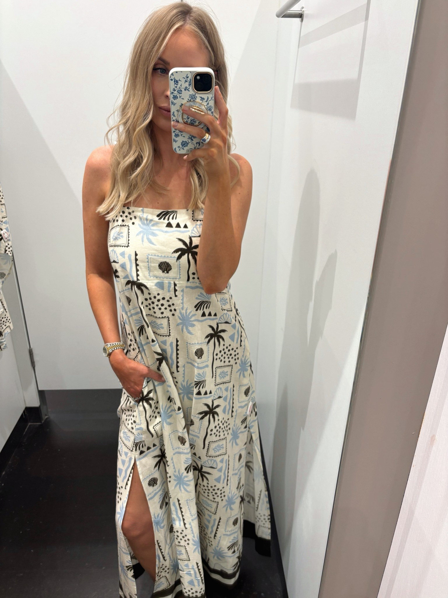 Fun summer print - tick! Pockets - tick! I need to start wearing more maxi dresses 🙌🏼 I forgot how easy they are! Wearing a size 10. Xx 

#LTKdresses #LTKaustralia #LTKspring