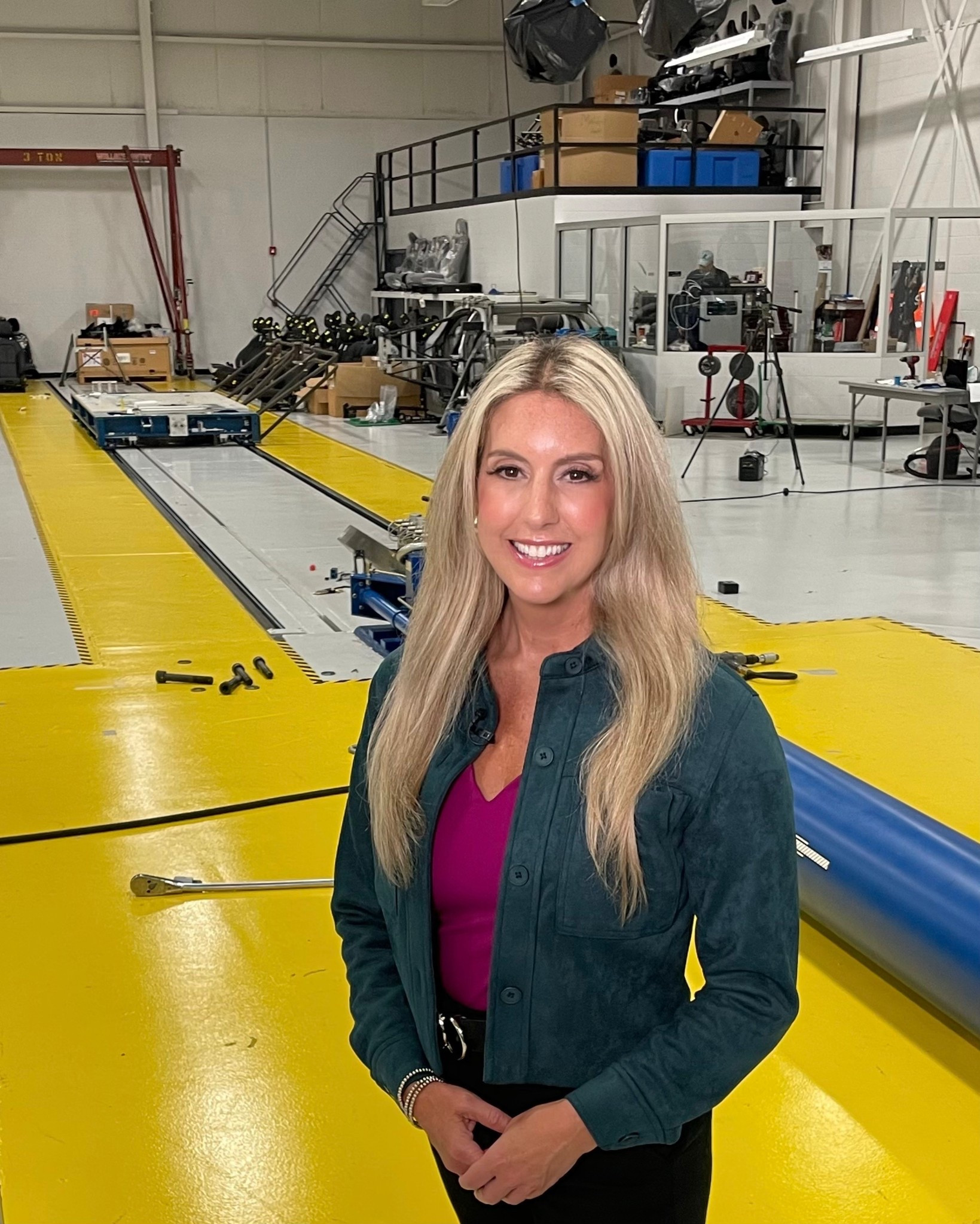 Chic Work OOTD

Desk to dinner, no outfit change.

Soft suede and bold magenta meet classic black for a chic, tailored look that’s comfortable. 

#LTKFindsUnder50 #LTKootd #LTKWorkwear