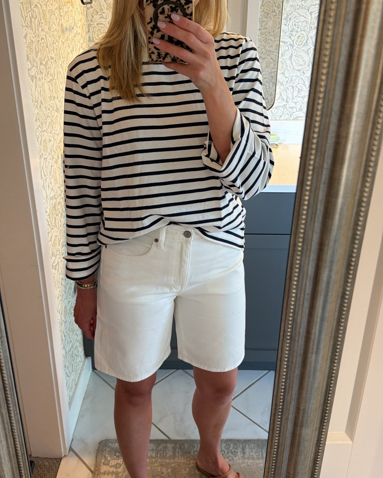 I’ve been trying so many shorts lately and these are the only two I’ve kept. 

White - j.Crew, true to size 
Denim - banana republic factory, true to size 

I’m wearing a 6 in both. 

Top is also Jcrew and I’m wearing a medium 