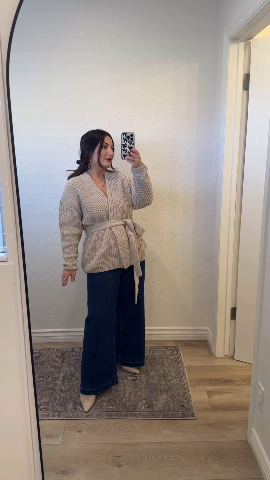 The wrap cardigan in moonstone heather is such a cozy neutral and pairs perfectly with these dark-wash curvy high-rise stride jeans. I’m in the 27 regular here perfect with a small heel!

✨ 12/12–12/24: 40–60% off select styles including fleece, PJs, outerwear & cold-weather accessories.
✨ Order by 12/19 to get it in time for the holidays!

Wearing:
Cardigan: Small Petite
Jeans: 27 Regular (I also have 27 short and they are perfect with flats)
5’0” | 140 lbs
@gap #howyouweargap #gappartner

#LTKHoliday #LTKSaleAlert #LTKPetite