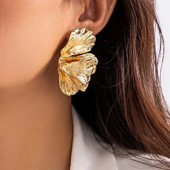 Yellow Gold Women's Vintage Leaf Stud Earrings | Poshmark