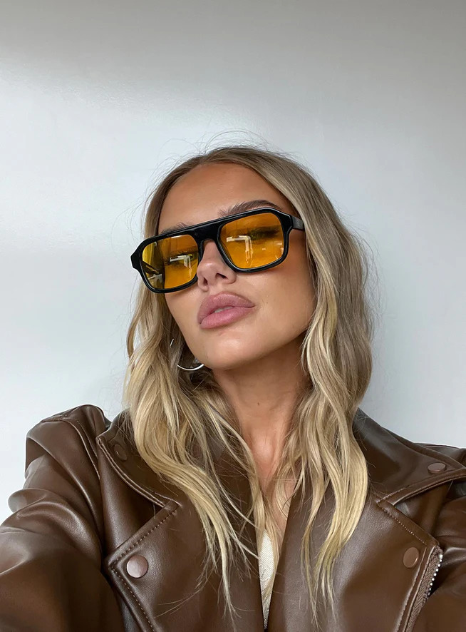 Hetley Sunglasses Black / Yellow | Princess Polly US