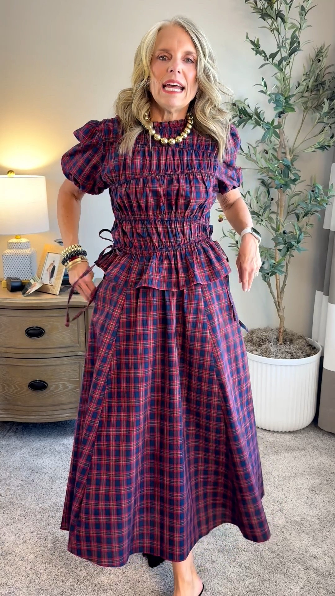 This doesn’t have to read Christmas, it’s saying wear me all fall and mix into your favorite closet keepers. Wearing XS
