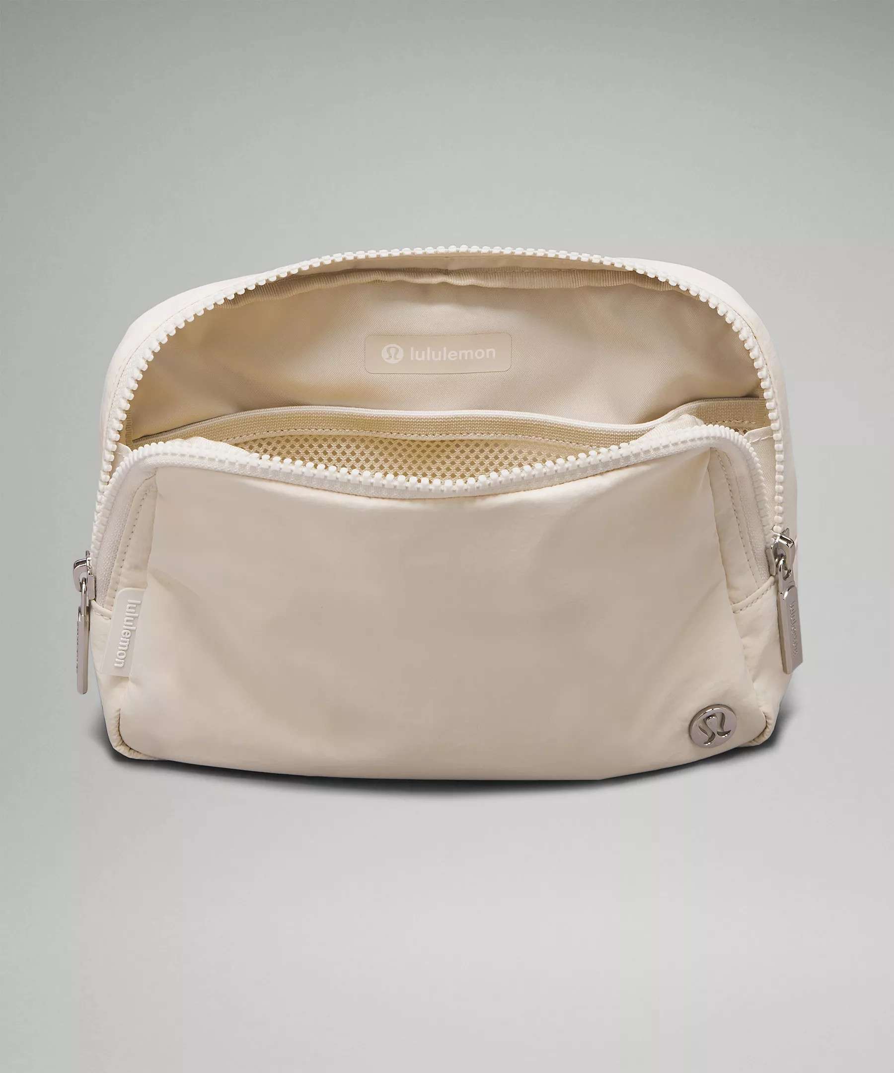 Everywhere Belt Bag Large 2L | Unisex Bags,Purses,Wallets | lululemon | lululemon (CA)