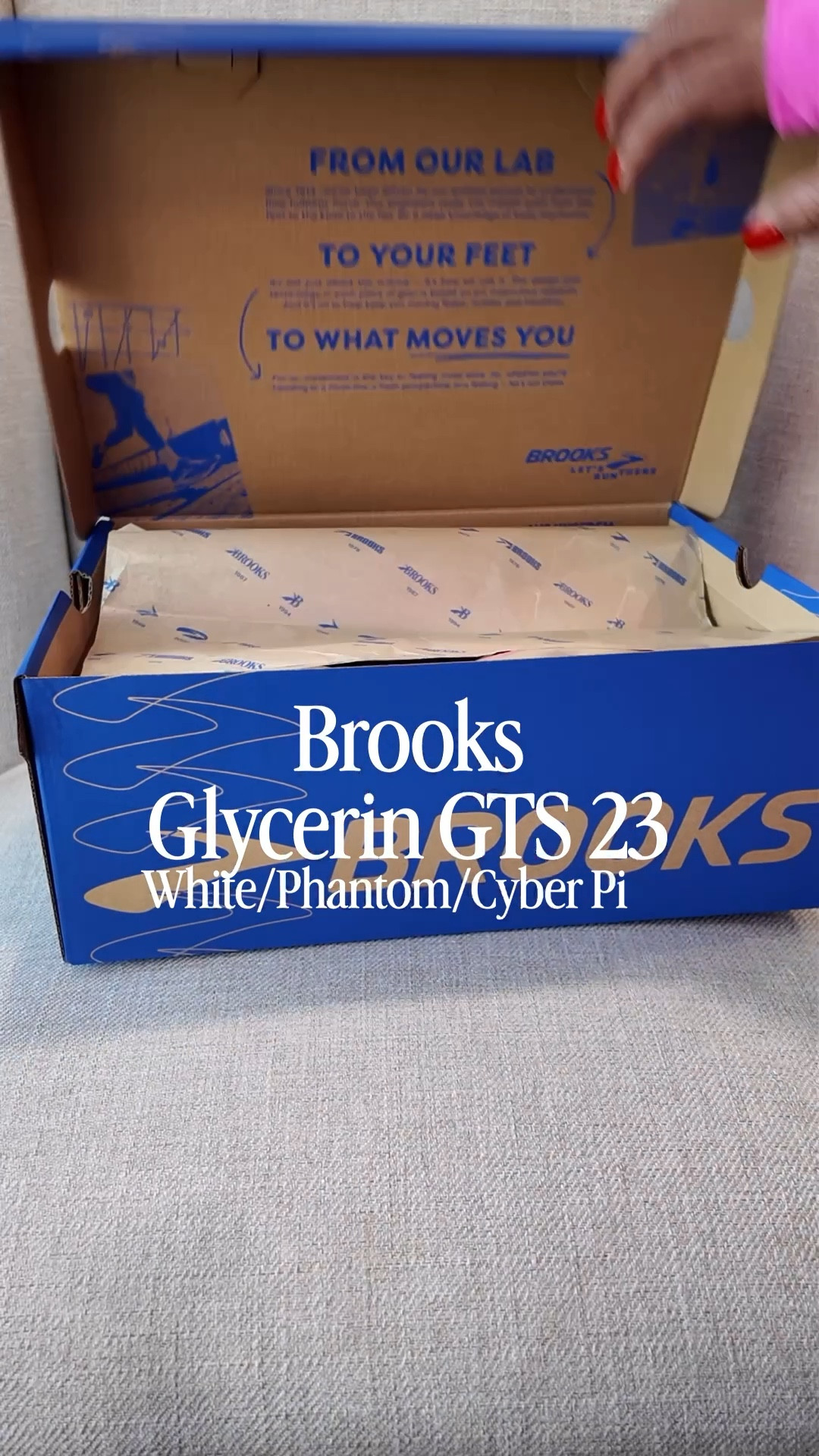 My sneakers are the Brooks Gylcerin GTS 23. So comfortable and have made my runs the best! 


Running gear, garmin, marathon training, fitness journey, Running shoes, wellness journey, sneakers, brooks running shoes, Smiles and Pearls  

#LTKMidsize #LTKActive #LTKfitnessgoals