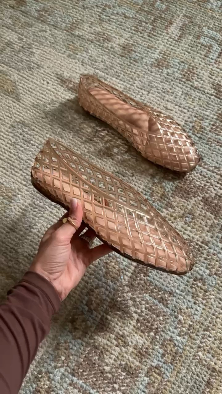 Love these jelly flats for spring and summer! Whole sizes only - I went down to a 6 and am usually a 6.5. Spring outfits. Summer outfits. Neutral outfits. Elevated casual outfits. 


#LTKPetite #LTKTravel #LTKootd