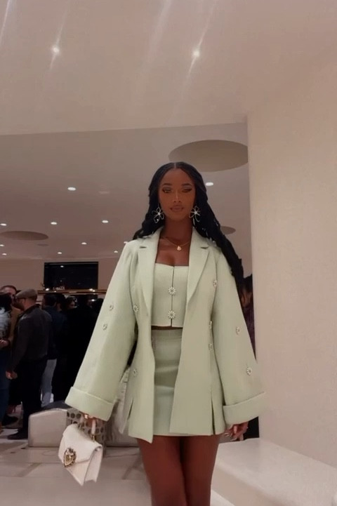 Obsessed with this green three-piece suit from Cult Gaia. The floral details are everything!

#greensuit #chic #fashioninspo #OOTD #styleInspo #chicstyle #dinneroutfit #luxurystyle #fashionfavorites #outfitInspo #blazer

#LTKStyleTip