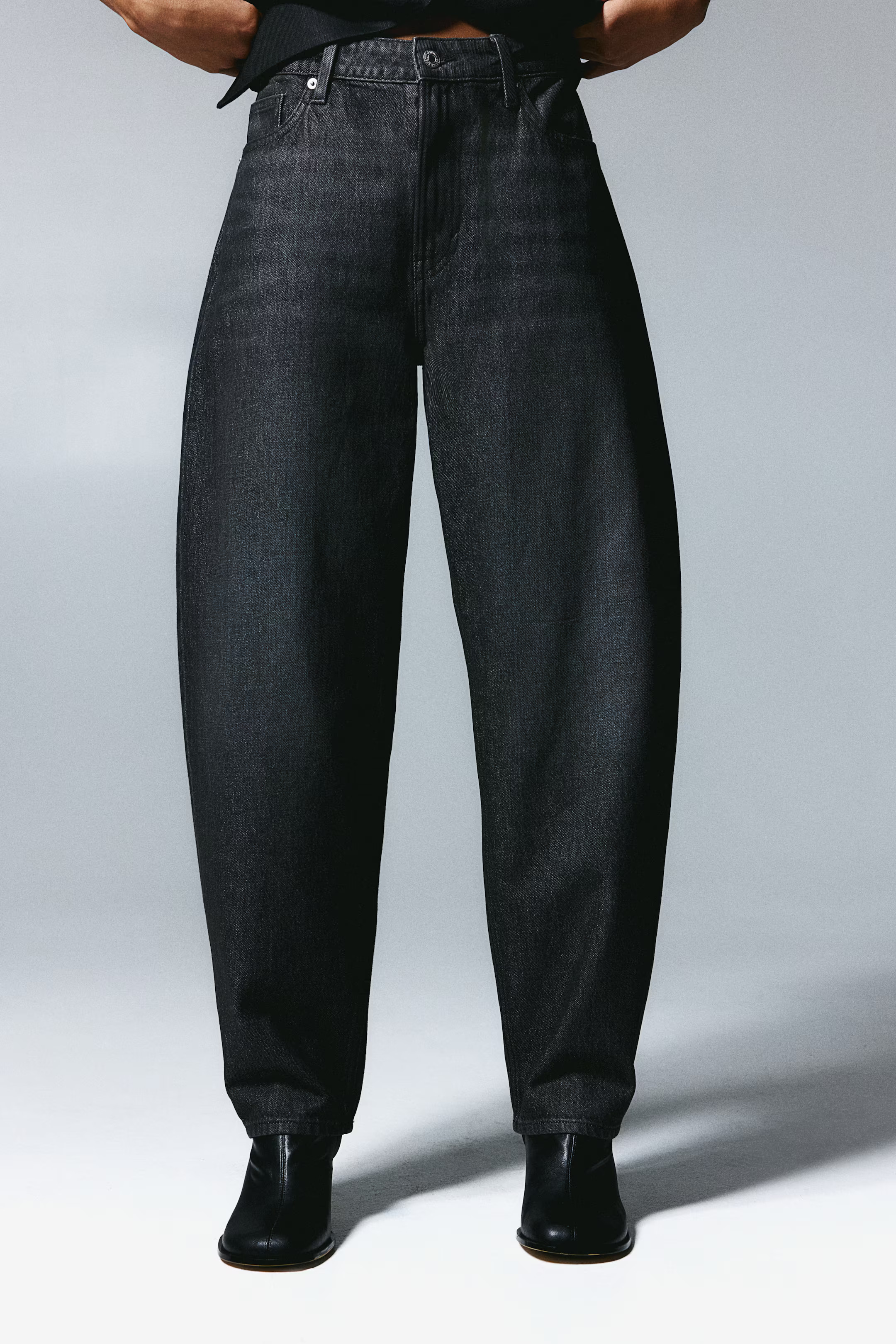 Barrel High Jeans - Black - Ladies | H&M GB | H&M (UK, MY, IN, SG, PH, TW, HK)