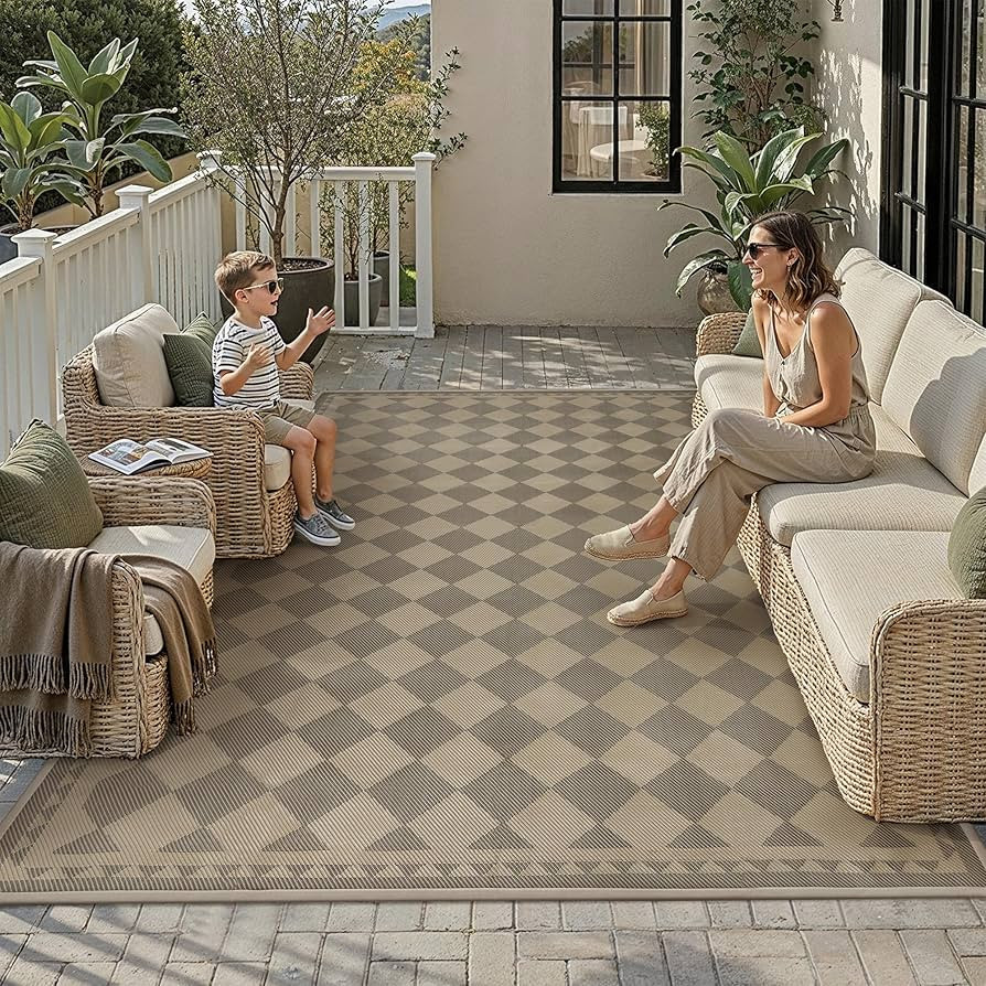 \u3010PREMIUM RECYCLED STRAW & ECO-FRIENDLY\u3011HUGEAR 8x10 checkered outdoor rug is expertly wo... | Amazon (US)