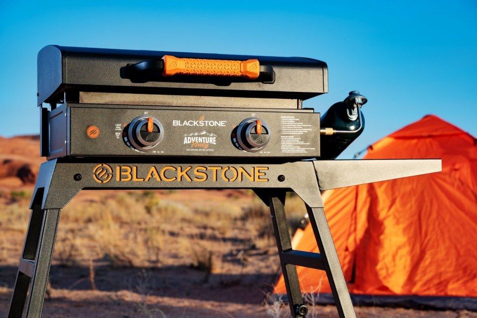 Blackstone Adventure Ready 22" Griddle with Stand and Adapter Hose - Walmart.com | Walmart (US)