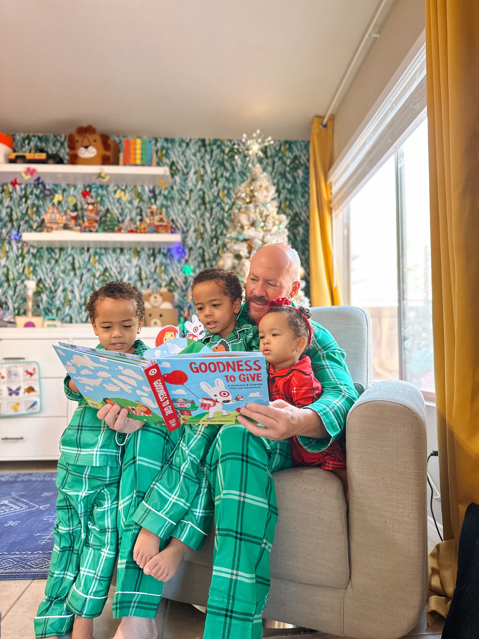 #AD Are you still looking for some last minute gifts for a little loved one in your life? 

Well I have the perfect book that will be a great addition under your tree this Christmas! @Target you can find the Goodness to Give: Target Bullseye Pop-up Book that tells an adorable story of Bullseye’s adventure to a party across town. 

Each page is full of beautiful colors and extra EPIC pop ups that your little will love. With a message of giving and generosity, it’s the perfect gift for this holiday season. We even grabbed little Omi, a little Bullseye plush doll for her to snuggle while we read. So head to #Target and snag this wonderful book and enjoy it as a family.

Are you finished with all of your shopping yet?

#TargetPartner #TargetFinds #Toys


#LTKGiftGuide #LTKkids #LTKHoliday