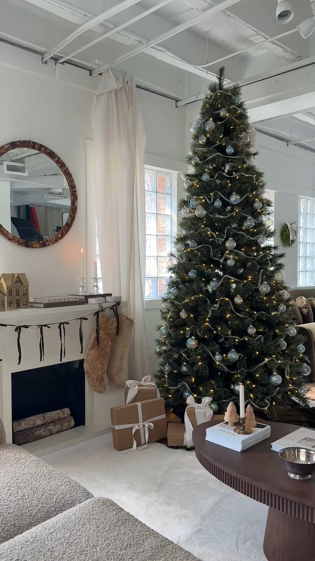 9ft pre lit Christmas tree 

#LTKGiftGuide #LTKHoliday