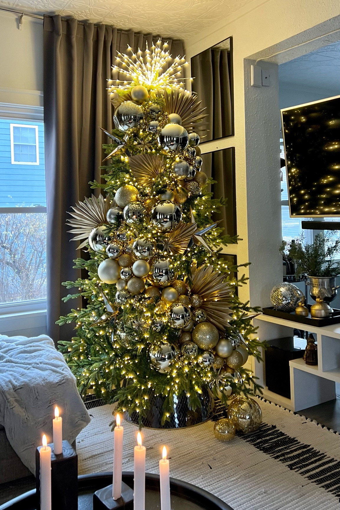 A true Christmas tree glow up with ALL the gold. 🌟 This was my tree last year, what are you going for this year - more traditional or extra? 🎅✨

*
#ChristmasTreeDecor #HolidayVibes #GoldChristmas #TreeGlowUp #StatementTree #ChristmasDecorInspo #DeckTheHalls #HolidaySeason #ExtraChristmas #InstaHoliday #ChristmasInspo

#LTKSeasonal #LTKHome