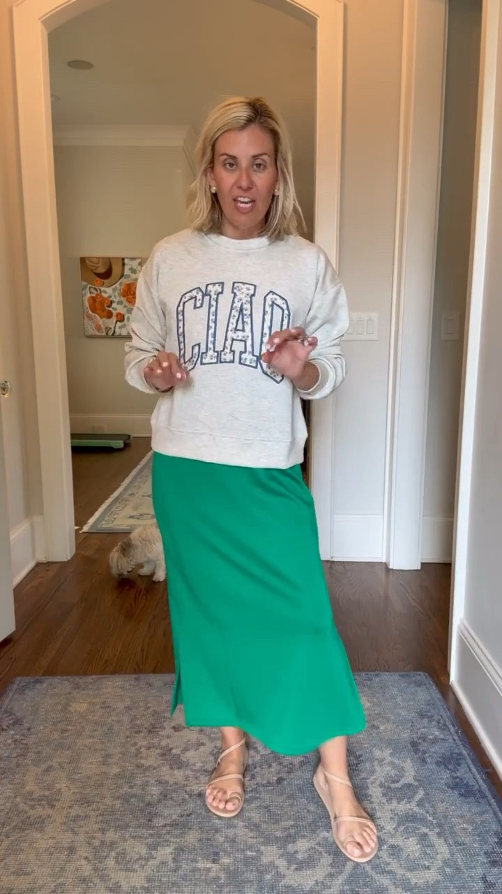 Meet my new travel outfit! Shes goooood!

Small sweatshirt (perfect weight for now) & dress

#LTKootd #LTKTravel #LTKOver40