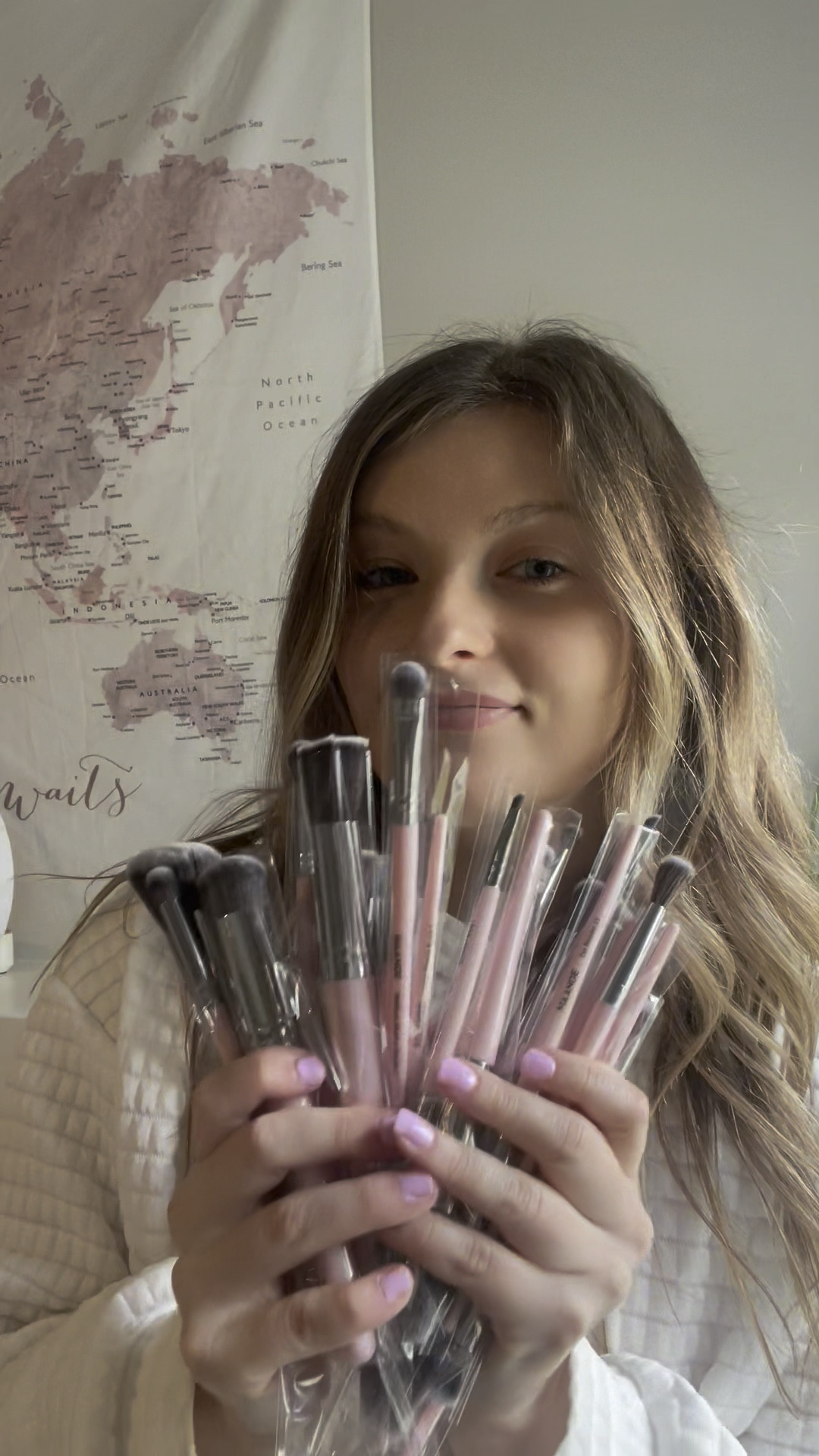 Your reminder to get new makeup brushes!! 

#LTKstyletip #LTKbeauty #LTKVideo