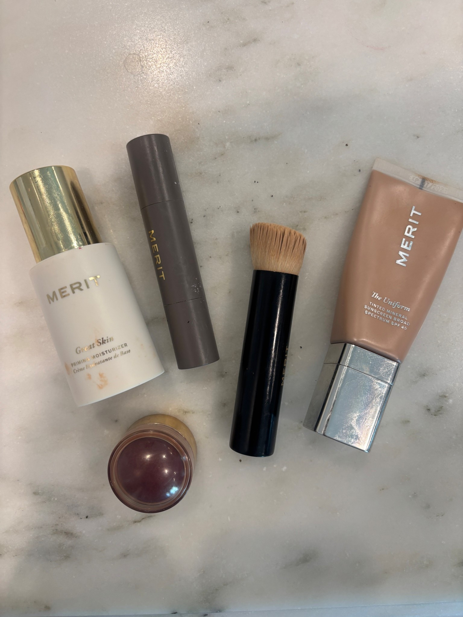 My favorite @Merit makeup products 

Using color Bisque, 22, and postmodern