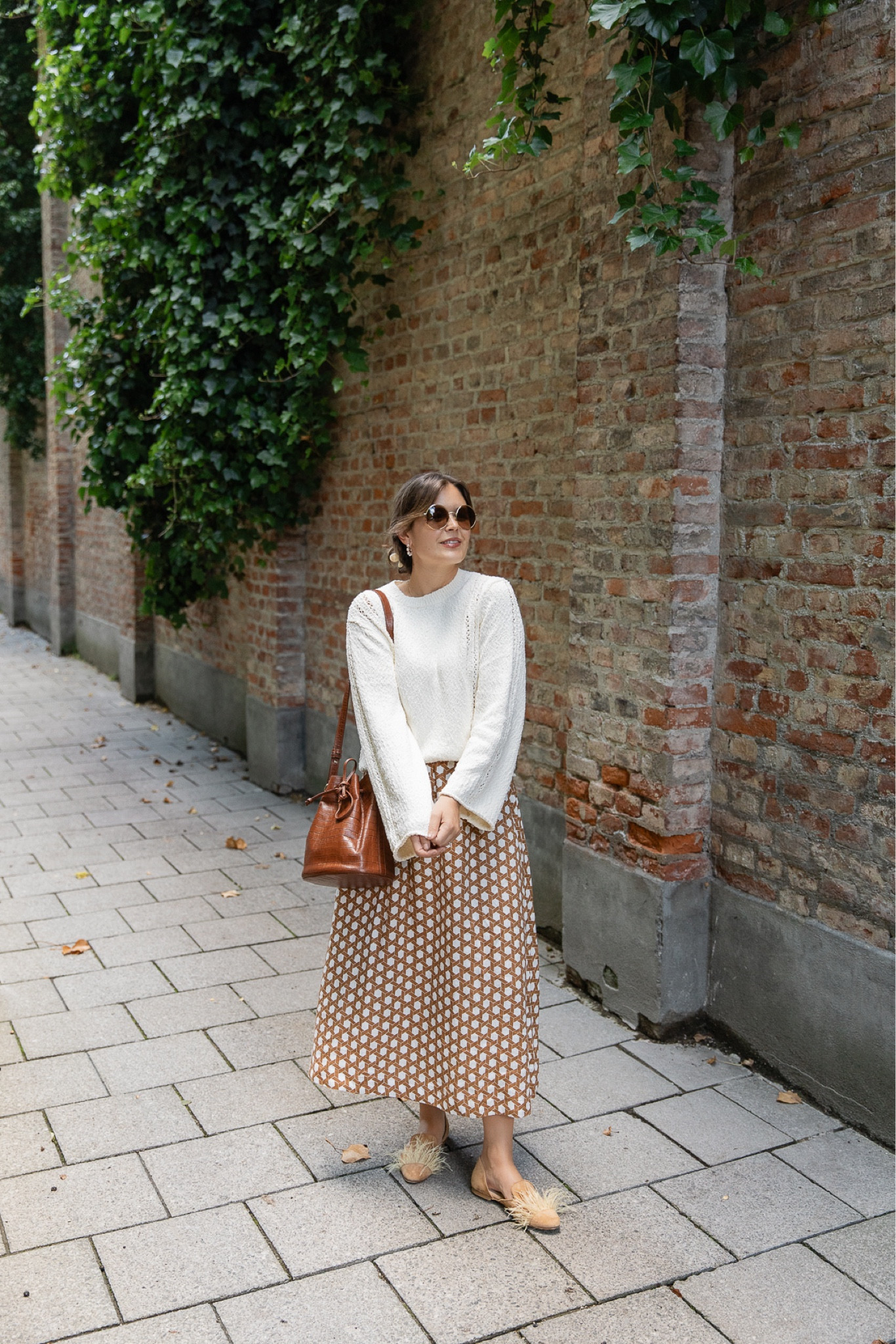Midirock mit Print + Strickpullover und Bucket Bag



#LTKdeutschland #LTKsummer #LTKeurope