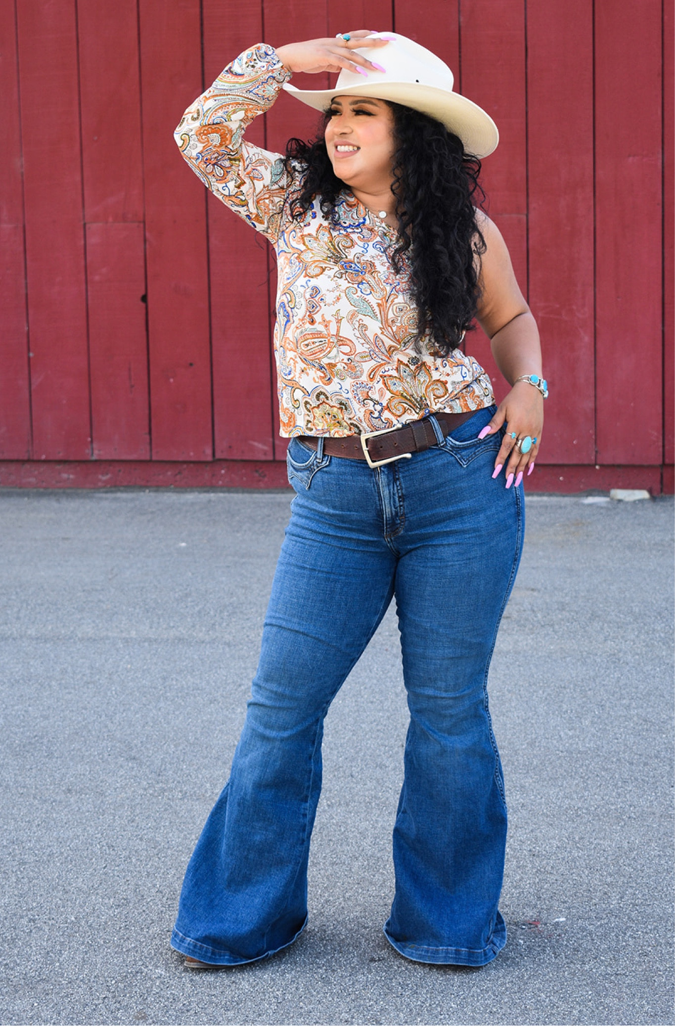 Wrangler bell bottom jeans

#LTKmidsize #LTKplussize #LTKstyletip