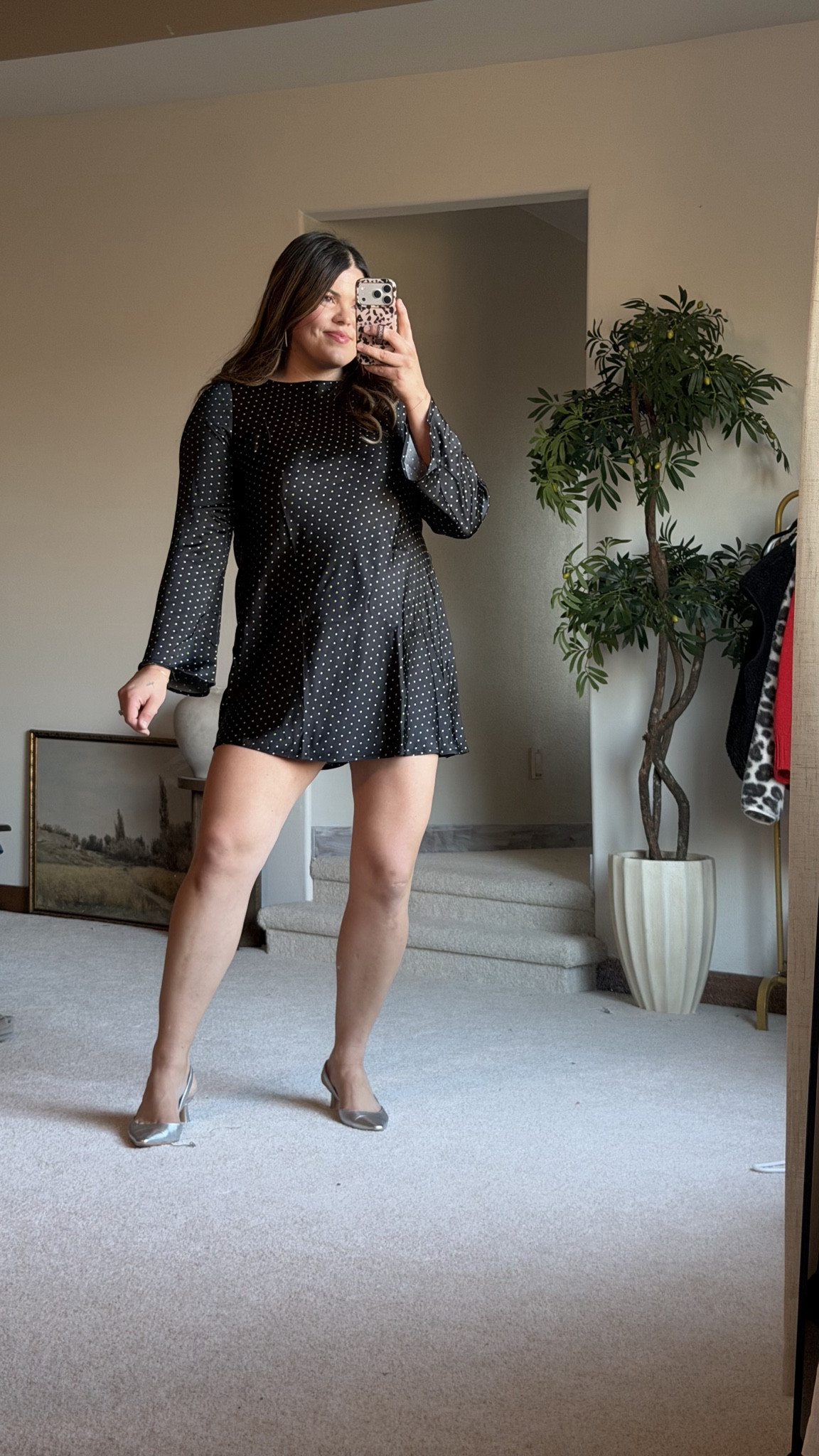 Holiday dress or winter wedding guest dress from old navy! Wearing xl and it’s a little short on me (5’7)

Holiday party, Christmas, winter wedding guest, midsize, Thanksgiving 

#LTKMidsize #LTKPlusSize #LTKHoliday