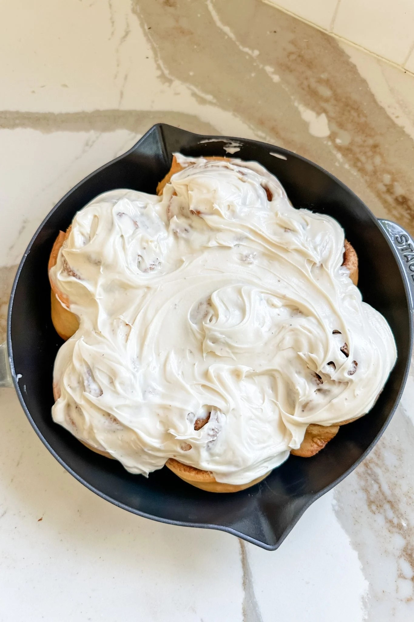 Everything you need to make sourdough discard cinnamon rolls 😋 