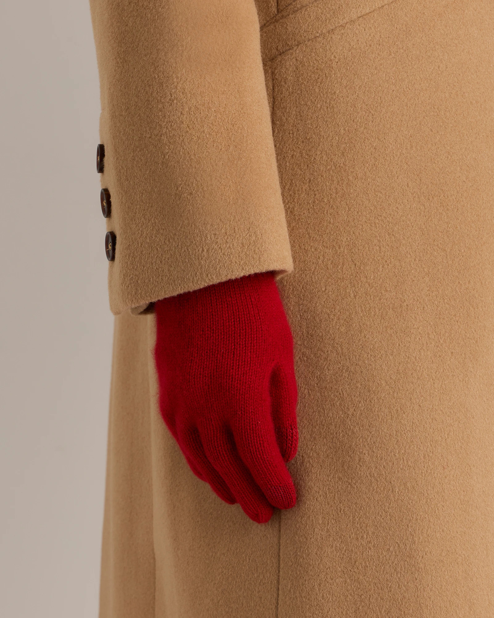 Quince | Women's Mongolian Cashmere Gloves in Charcoal | Quince