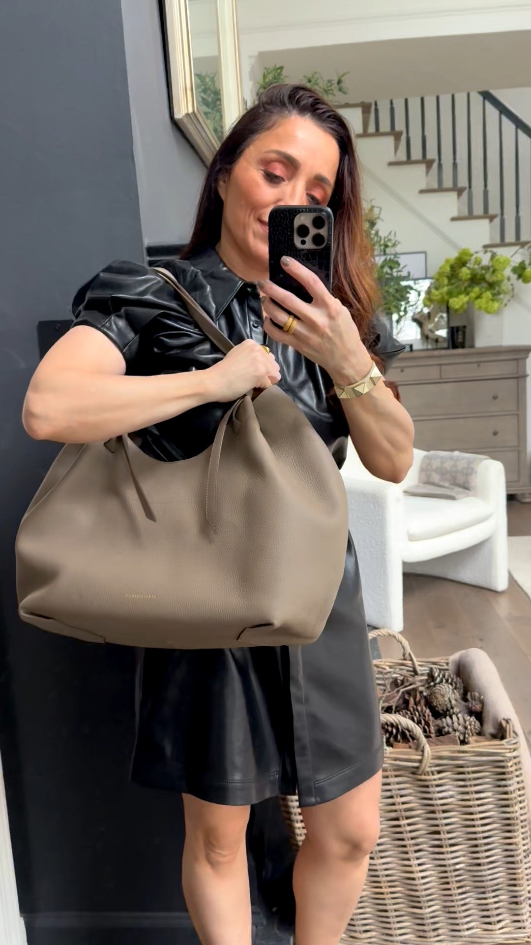 The barra tote is bigger than the kite so it’ll hold more and I loooove the gold bar detail and the knots!! 

#LTKootd #LTKgrwm #LTKdayinmylife