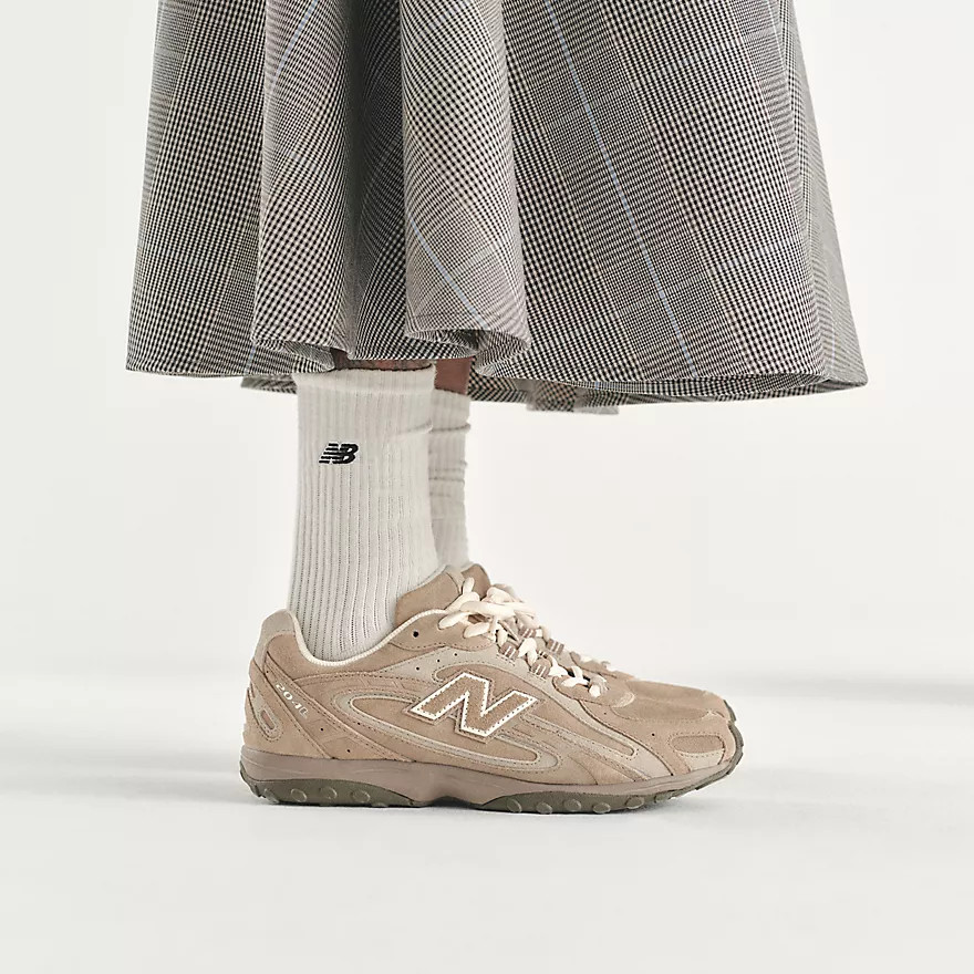 204L | New Balance Athletics, Inc.