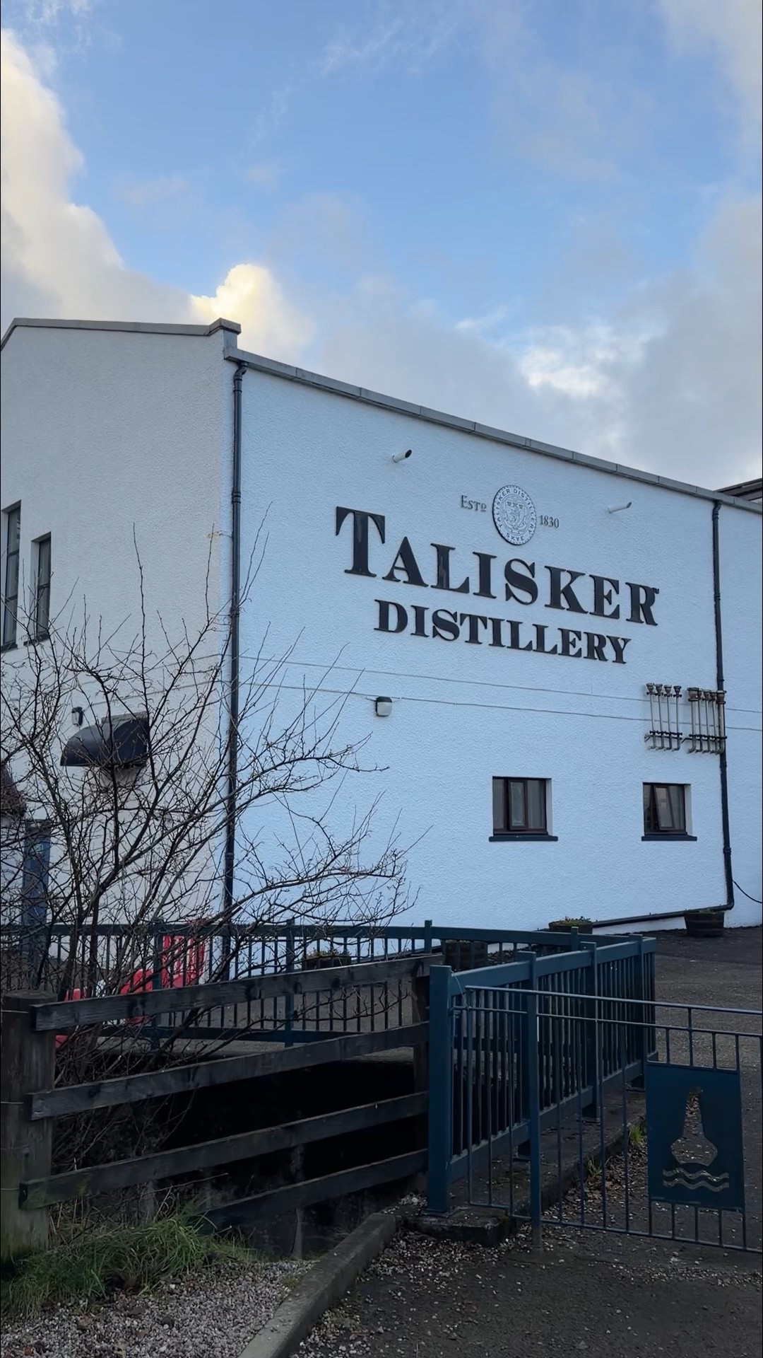 Work hard, play hard. 🥃 A memorable day for @tikitanepictures and @redcarpetoflife at the legendary @talisker distillery, learning the craft and centuries-old process behind authentic Scottish whisky on the Isle of Skye. Tradition, artistry, and storytelling—poured into every drop.

#LTKTravel #LTKOver40 #LTKdayinmylife